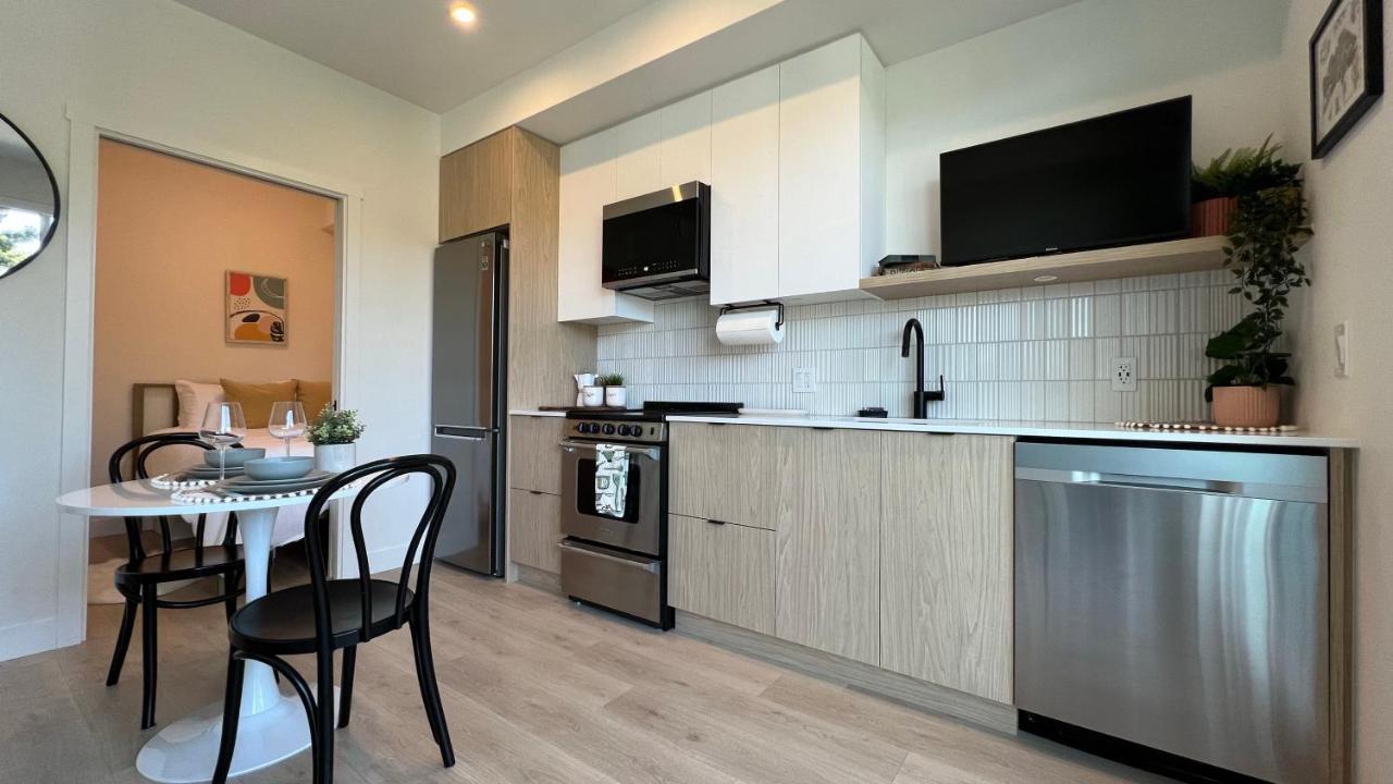 Hillside Oasis By Iris Properties! Виктория Экстерьер фото