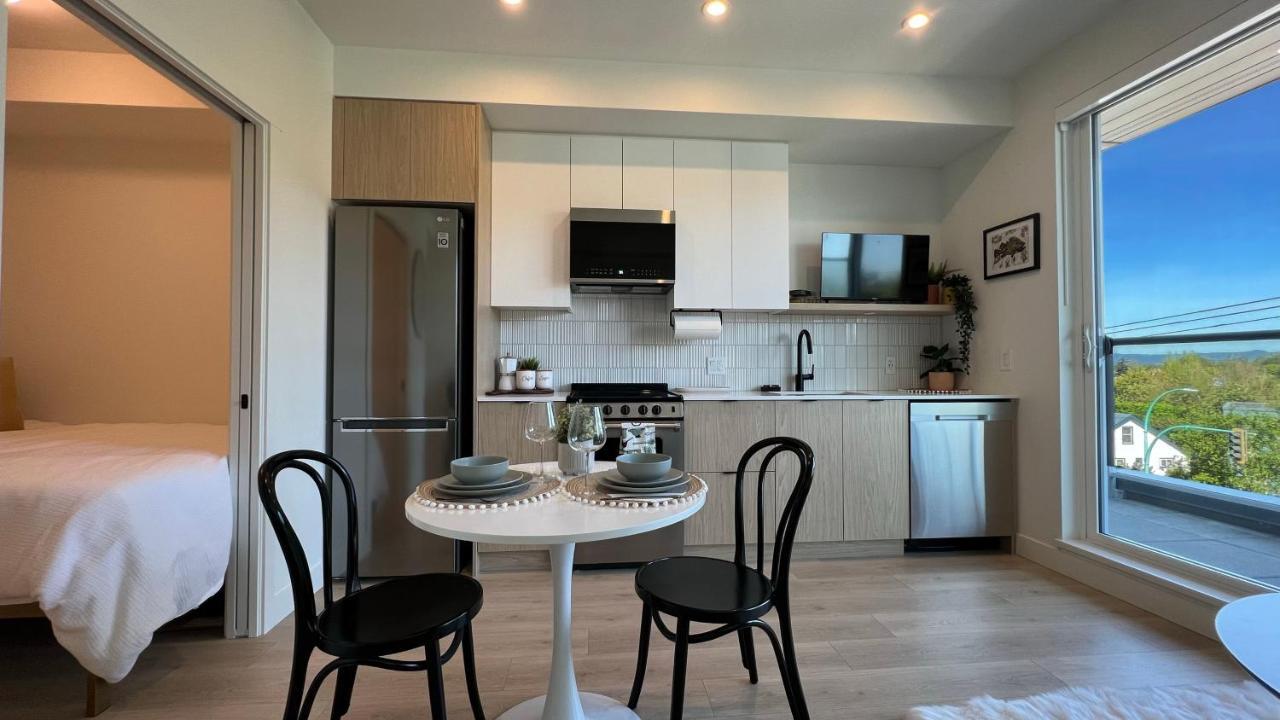 Hillside Oasis By Iris Properties! Виктория Экстерьер фото