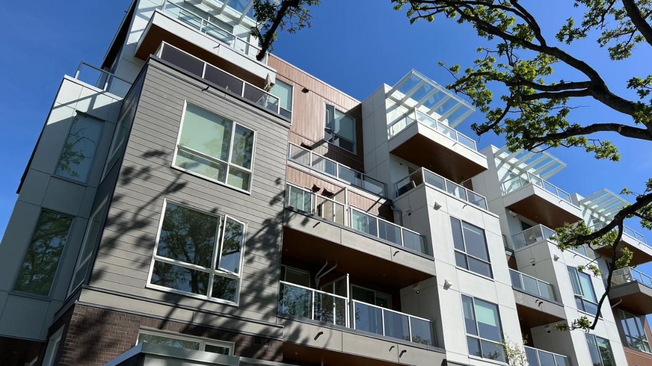 Hillside Oasis By Iris Properties! Виктория Экстерьер фото